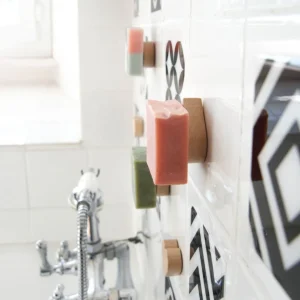 Porte-Savon Aimanté en Bois en forme de coeur