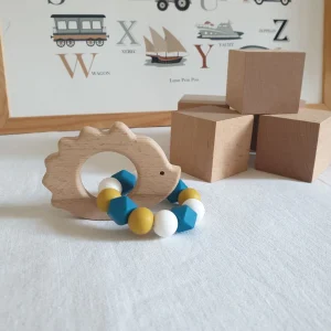 Hochet en bois hérisson