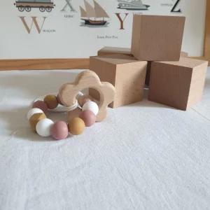 Hochet en bois Fleur