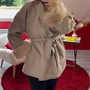 MANTEAU COURT MANCHE FOURRURE TAUPE