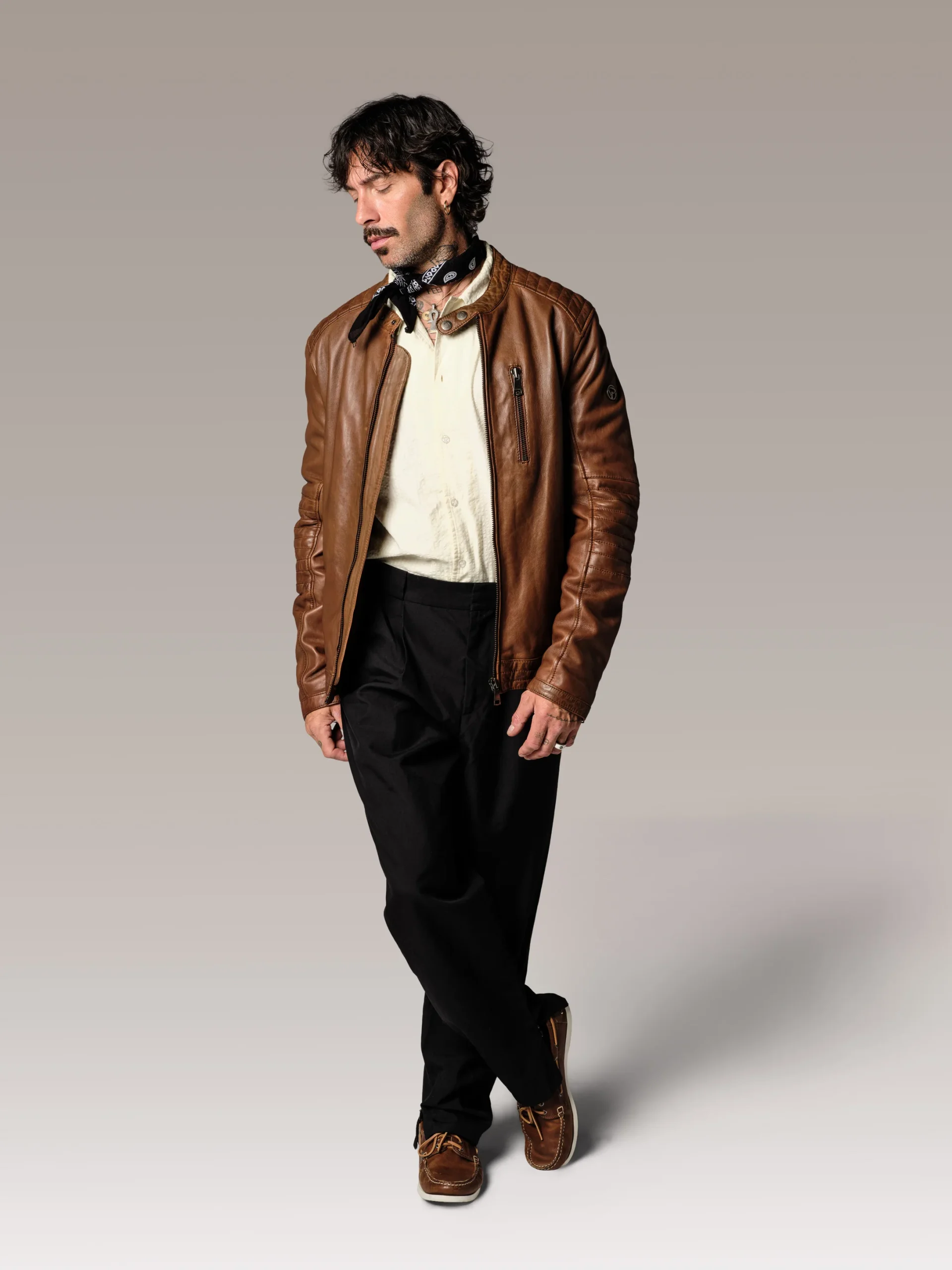 Blouson en cuir marron clair FORMULA STOWN – Image 3