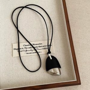 Collier Original et Moderne pour Femme