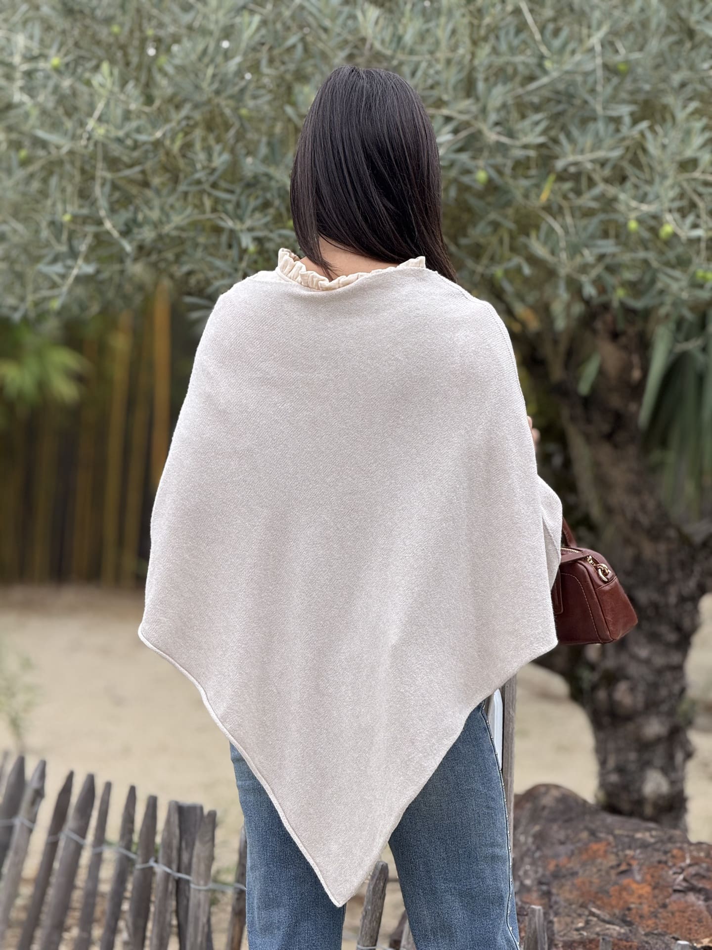 Poncho Lisette – Image 2