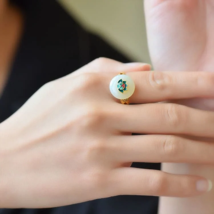 Anneau de l'épanouissement du Lotus en Jade – Image 2