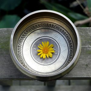 Bol tibétain sculpté à la main pour méditation