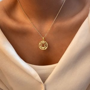 Collier 'Conscience' orné d'une fleur de Lotus