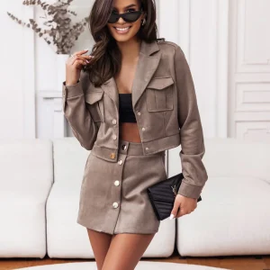 ENSEMBLE VESTE ET JUPE-SHORT