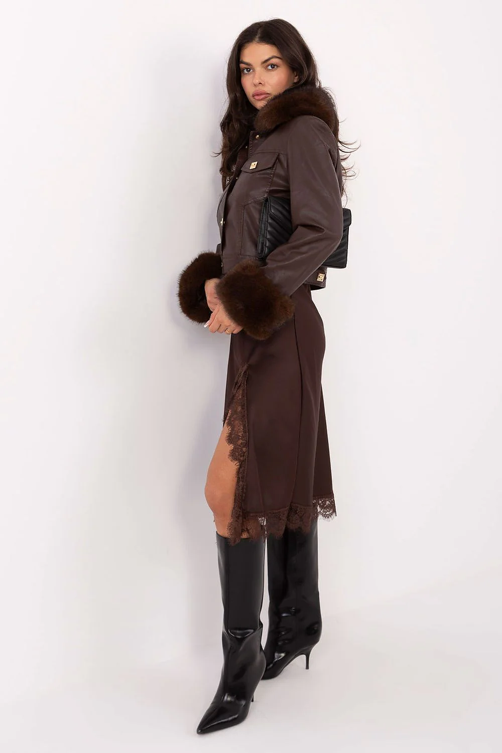 VESTE EN CUIR DÉTAILS FOURRURE MARRON – Image 4