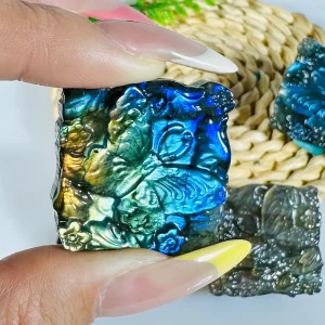 Papillon Sculpté en Labradorite – Beauté Durable et Fascinante