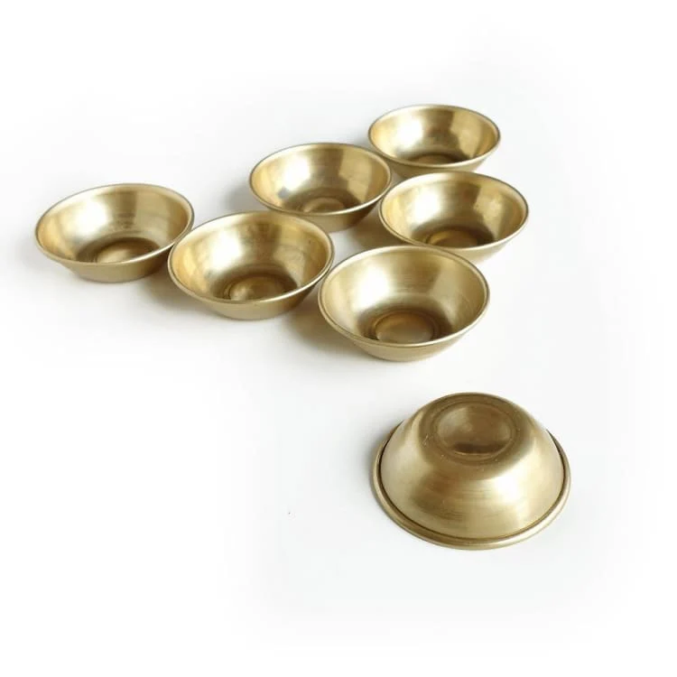 Lot de 7 mini bols à offrande Tibétains en cuivre – Image 4